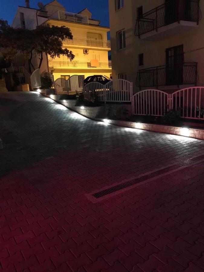 Dinko Apartamento Stobreč Exterior foto